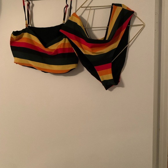 Cupshe Multi Color Reversible to Black Bikini nwot - Picture 2 of 10